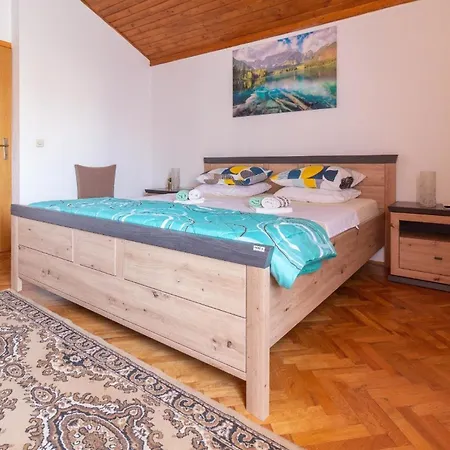 Ferienwohnung Fuer 4 Personen Ca 50 Qm In Privlaka, Dalmatien Norddalmatien - B62441 Daire