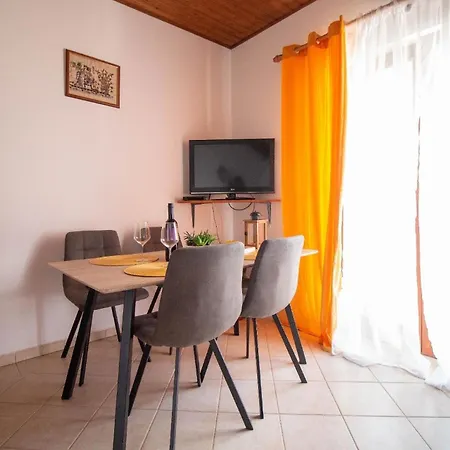 Daire Ferienwohnung Fuer 4 Personen Ca 50 Qm In Privlaka, Dalmatien Norddalmatien - B62441 Privlaka (Zadar)